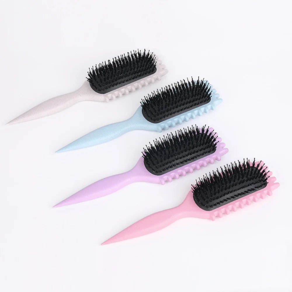 Sculptez des Boucles Parfaites en Douceur – La Brosse Essentielle pour Cheveux Bouclés !